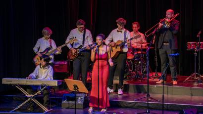 Bild: Lorenz von Koenen
Die Schulband Blesk des Erasmus Gymnasiums in Amberg überzeugte auf ganzer Linie.
