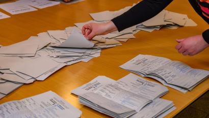 Bild: Patrick Pleul/dpa
Wurde nach der Bundestagswahl richtig gezählt? Das BSW hat weiterhin Zweifel.