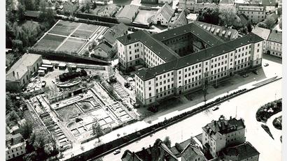 Luftbild: Werner Lischka
Das kommt unseren Ratern schon sehr bekannt vor. Aber dann doch wieder nicht. Wo sind wir heute?