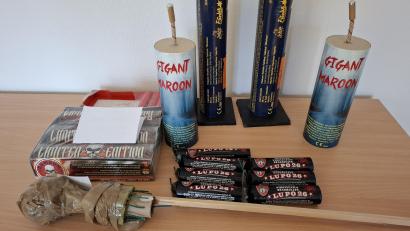 Bild: Polizei Oberfranken
Bei einer Großrazzia in Oberfranken hat die Polizei illegales Feuerwerk sichergestellt.