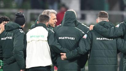 Bild: Carmen Jaspersen/dpa
Werder-Trainer Horst Steffen spricht nach der Niederlage gegen Stuttgart. (Archiv)