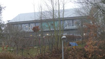 Bild: rn
Die Kindertagesstätte in Neustadt am Kulm ist nach allen Seiten hin stark beengt und soll daher saniert und erweitert werden.