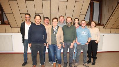 Bild: Piegsa
Mit einem bunt gemischten Team tritt die Freie Wählergemeinschaft für die Gemeinde Trabitz zur Gemeinderatswahl an. Mit dabei die drei amtierenden Gemeinderäte Andreas Walter, Barbara Heser und Konrad Dippel (Zweiter, Vierte und Sechster von links).