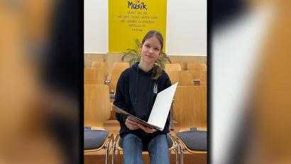 Bild: Marcus Weigl/Domspatzen
Sarah Ernstberger (13) aus Pirk singt im Mädchenchor der Regensburger Domspatzen.
