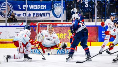 Bild: Tobias Neubert
Szenen aus dem Spiel in der DEL2 zwischen den Blue Devils Weiden (blaue Trikots) und der Düsseldorfer EG am Sonntag, 14. Dezember 2025. Die Blue Devils gewannen mit 5:0.