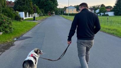 Bild: Julien Schneider/privat
Julien Schneider mit seinem Hund Koda.
