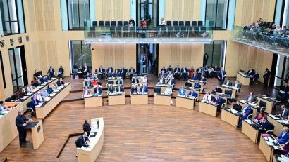 Bild: Sebastian Christoph Gollnow/dpa
Die Länderkammer stimmte zu, obwohl Länder und Kommunen die Hälfte der Kosten tragen müssen.