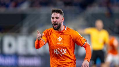 Bild: David Inderlied/dpa
Darmstadts Marco Richter bejubelt seinen frühen Treffer zum 1:0.