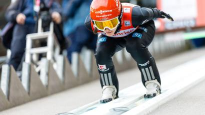 Bild: Philipp Schmidli/KEYSTONE/dpa
Selina Freitag in der Anlaufspur in Engelberg.