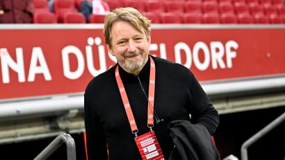 Bild: Anke Waelischmiller/dpa
Premiere im Stadion für Fortunas neuen Sportvorstand Sven Mislintat.