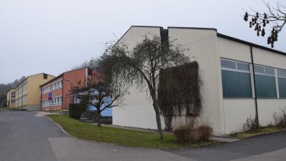 Bild: bö
Die Sanierung der Erasmus-Grasser-Grundschule in Schmidmühlen wird im nächsten Jahr öfter auf der Tagesordnung des Marktgemeinderates zu finden sein, um den Anforderungen als Ganztagsschule gerecht zu werden.