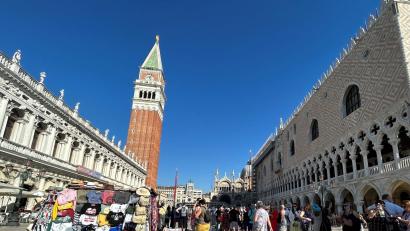 Bild: Christoph Sator/dpa
Venedig will ein ruhiges Weihnachtsfest feiern. (Archivbild)