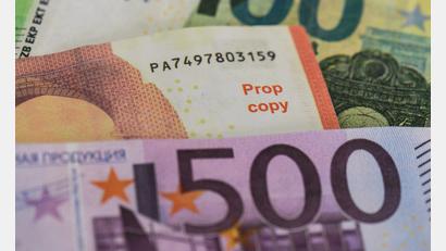 Symbolbild: Petra Hartl
Ein 46-jähriger Mann wurde in Bamberg festgenommen, nachdem er versucht hatte falsche 500-Euro-Scheine bei der Bank einzuzahlen.