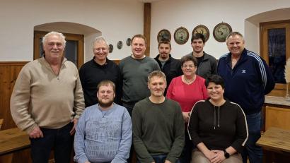 Bild: Wolfgang Niebauer
Die Freie Wählergemeinschaft Thanstein hat seine Kandidaten und Ersatzkandidaten für die Kommunalwahlen 2026 festgelegt. Von links nach rechts: Robert Dirscherl, Johann Zwicknagel, Thomas Mühlbauer, Mathias Scherr, Christian Obermeier, Maximilian Schmidt, Nicole Schmidt, Florian Bucher, Christina Mühlbauer, Wolfgang Niebauer