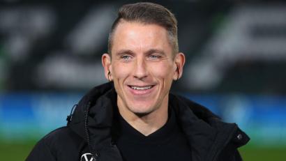 Bild: Darius Simka/dpa
Daniel Bauer freut sich über seine Beförderung beim VfL Wolfsburg.