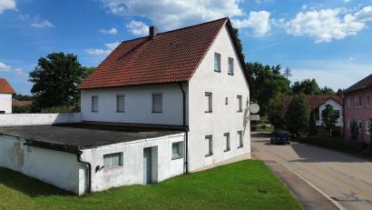 Bild: Detlef Ehrentraut/exb
Das "Perschener Bierstüberl", direkt an der Ortsdurchfahrt von Perschen bei Nabburg, hat den Eigentümer gewechselt. Unter dem gleichen Namen soll es spätestens in zwei Jahren wiedereröffnet werden.