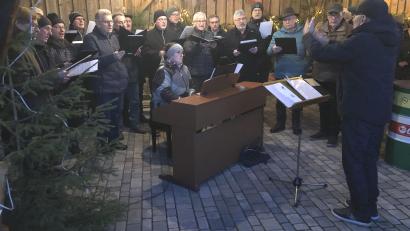 Das Weihnachtkonzert in Schönhaid wurde 1986 ins Leben gerufen. Veranstaltungstag ist immer der 4. Adventsonntag, nach Einbruch der Dunkelheit.