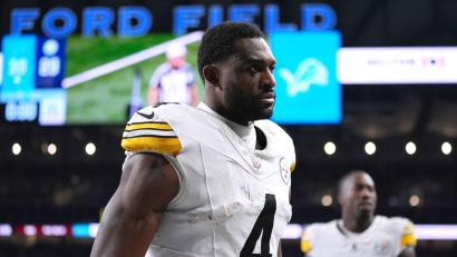 Bild: Ryan Sun/AP/dpa
DK Metcalf von den Pittsburgh Steelers fiel im Spiel gegen die Detroit Lions unangenehm auf.