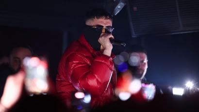 Bild: Hannes P. Albert/dpa
Bei Cem Özdemirs Geburtstagsparty war Rapper Haftbefehl zu Besuch. (Archivbild)