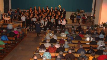 Bild: adj
Ein besinnliches Adventssingen erlebten die Besucher in der Pfarrkirche Heilige Familie in Altenstadt/WN.