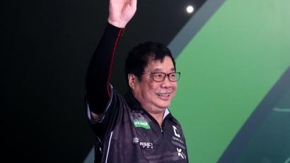 Bild: John Walton/PA Wire/dpa
Paul Lim hatte im Duell mit Luke Humphries keine Chance.