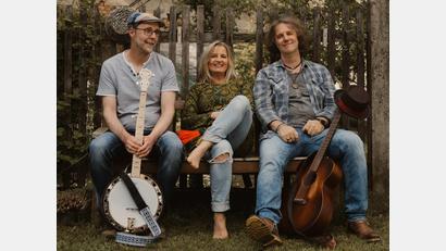 Bild: Lina Sommer/exb
Stefan Sommer & The Southside Ramblers kommen zur "Night of the Ballads" im "Kulturbahnhof Parapluie" in Weiden.