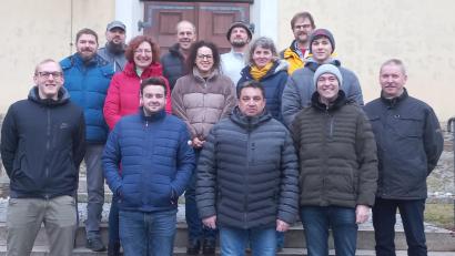 Bild: Manfred Dirscherl
Kandidaten der Freien Wählergruppe Weiding für die Gemeinderatswahl, erste Reihe von links: Markus Singer, Christian Prem, Markus Ebenhöch, Sebastian Betz, Peter Rettinger; zweite Reihe: Markus Huber, Monika Ferstl, Alexandra Weber, Barbara Huber, Michael Ring; dritte Reihe: Benedikt Mösbauer, Markus Rosenmüller, Richard Weinfurtner, Christian Ring. Nicht auf dem Bild: Benedikt Huber, Christian Killermann.