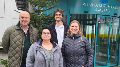 Bild: Verena Uschold Klinikum St. Marien Amberg
Die Zahntechniker Stefan und Fabian Karzmarzyk spendeten 1500 Euro an das Kinderpalliativteam.