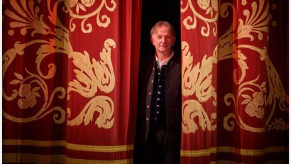 Bild: Matthias Reithmeier/exb
Michael Lerchenberg (Bild), Gerd Anthoff und Monika Gruber sind mit "Opern auf Bayrisch" in Regensburg zu Gast.