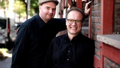 Bild: Steffen Suuck
René Sydow und Christian Miedreich, zwei Männer von Welt, gastieren am 06.12.2025 auf der Kleinkunstbühne der Futura.