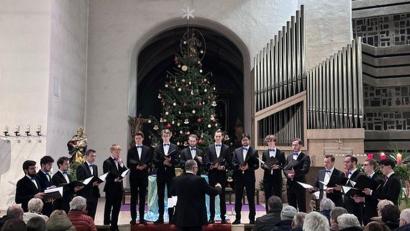 Bild: Peter Kick
Das Vokalensemble Hubert Velten ehemalige Regensburger Domspatzen begeisterte mit einem Adventskonzert in Gebenbach.