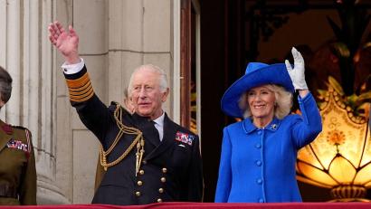 Bild: Aaron Chown/PA Wire/dpa
König Charles und Königin Camilla laden zum Weihnachtsfest. (Archivbild)