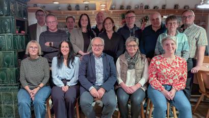 Bild: Susanne Forster
Die Nominierten für die Bärnauer SPD-Liste, darunter der derzeit amtierende Dritte Bürgermeister Gottfried Beer (vorne, Dritter von links), Stadträtin Anna Schwamberger (vorne rechts) und Stadtrat Michael Wegener (hinten, Fünfter von links).