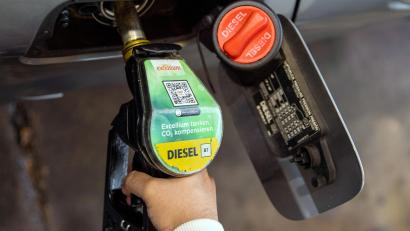 Symbolbild: Carsten Koall/dpa
Im Januar beginnt ein Prozess am Landgericht Hof wegen Verdachts auf Steuerhinterziehung beim Handel mit Diesel-Kraftstoff. Auch eine Firma aus Amberg ist dabei wohl involviert.