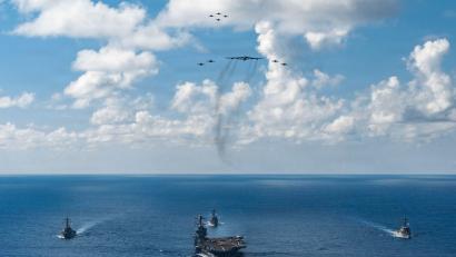 Bild: Petty Officer 3rd Class Gladjimi/U.S. Pentagon/dpa
Das US-Militär hat in der Region zahlreiche Kriegsschiffe zusammengezogen, die teils auch im Kampf gegen angebliche Drogenschmuggler eingesetzt werden. (Symbolbild)