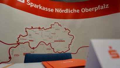 Bild: jut
Die neue Bank wird unter dem Namen Sparkasse Nördliche Oberpfalz firmieren.