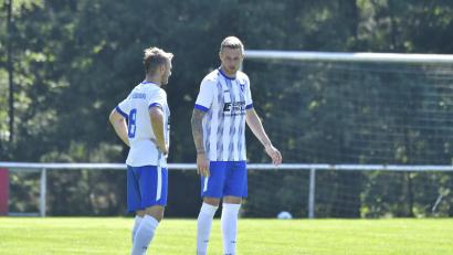 Bild: Hubert Ziegler
Sebastian Bauer (rechts) bekommt keine Spielberechtigung für seinen neuen verein DJK Dürnsricht.