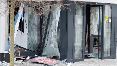 Bild: Heiko Becker/dpa
Neben der Beute richten die Täter meist auch einen hohen Sachschaden an - und gefährden Menschenleben. (Archivbild)