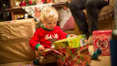 Symbolbild: Kristin Gründler – stock.adobe.com
Wer Kinder beschenkt, weiß, dass andere liebe Menschen vielleicht die gleiche Idee hatten. Auch in dieser Situation könnte ein Umtausch möglich sein.
