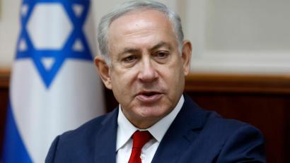 Bild: Menahem Kahana/AFP POOL/AP/dpa
Israels Regierungschef Netanjahu will die landeseigene Rüstungsindustrie stärken. (Archivbild)