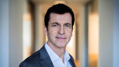 Bild: Christoph Soeder/dpa
André Berghegger warnt vor einem „Jahrzehnt der Einsamkeit“. (Archivbild)