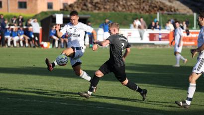 Archivbild: Dieter Jäschke
Luca Kaiser (links) geht künftig für den SC Luhe-Wildenau auf Torejagd.