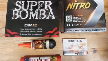 Bild: Bundespolizei
Ein 19-jährier Deutscher schmuggelte diese Feuerwerksbatterien im Zug.