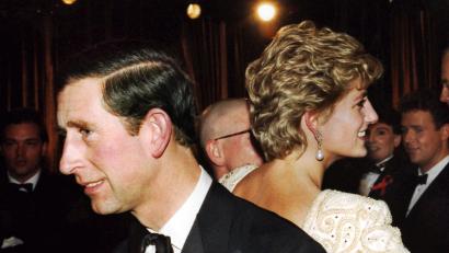 Bild: London Express/dpa
Die Ehe von Charles und Diana galt zunächst als Märchen - zerbrach dann aber bitter. (Archivbild)