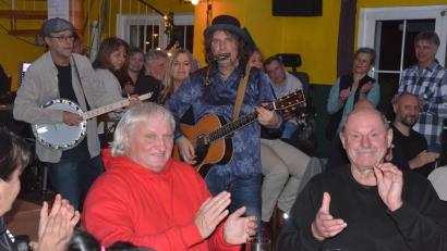 Bild: Kunz
"Stefan Sommer & The Southside Ramblers" schieben sich durchs Publikum.