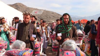 Bild: Shelter Now
Notleidende Menschen sind in Afghanistan gerade in der Winterzeit auf Unterstützung angewiesen.