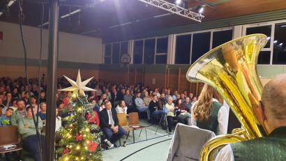 Bild: Gerhard Doerfler
Randvoll war die Ammerthaler Sporthalle: Die Besucher waren begeistert von dem Jahreskonzert der Blaskapelle Ammerthal.