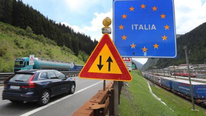 Symbolbild: Karl-Josef Hildenbrand/dpa/dpa-tmn
Ab dem 1. Januar steigen die Tarife in Italien bei fast allen Autobahnmauten um durchschnittlich 1,5 Prozent.