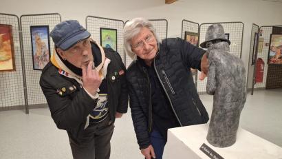 Bild: Tom Brankovic
Der französische Künstler Toto (links) und Künstler Tom Brankovic aus Schönkirch haben kürzlich gemeinsam eine Ausstellung in La Ville du Bois bestritten.