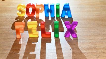 Bild: Bernd Weißbrod/dpa
Felix und Sophia waren 2025 in Bayern offenbar die beliebtesten Namen für Neugeborene.